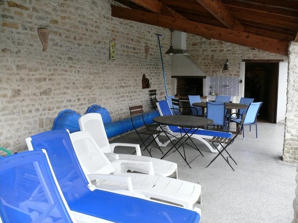 Le Clos De La Vigne Montreuil  Buitenkant foto