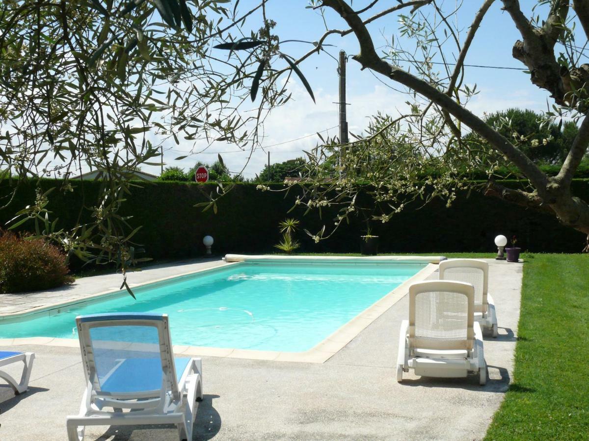 Le Clos De La Vigne Montreuil  Buitenkant foto